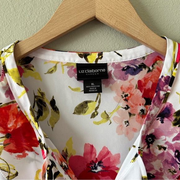 Liz Claiborne Career White & Floral Short Sleeve Flowy Ruffle Blouse Size XL - Picture 3 of 10